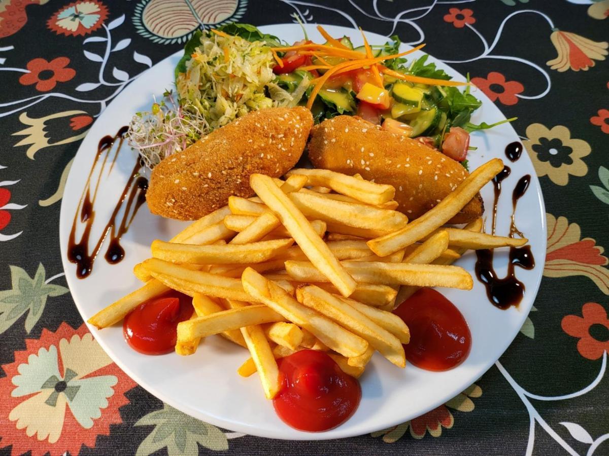 Zajazd Gniewko Mala Karczma Exteriör bild